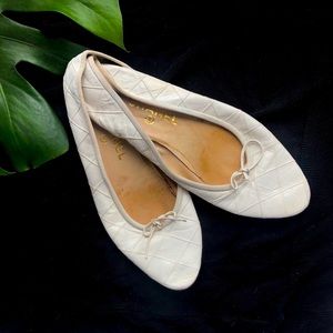 Vintage Chanel White Quilted Ballet Flats 39